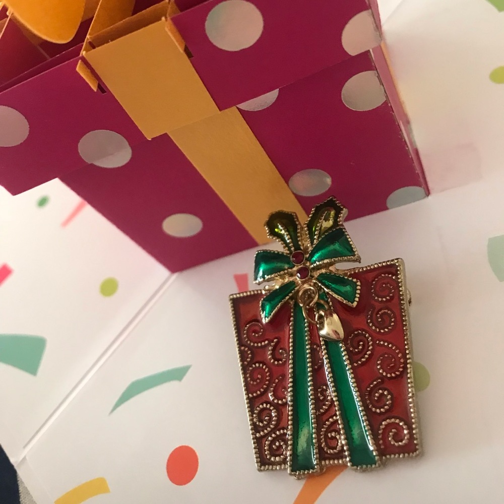 Vintage present or gift broach